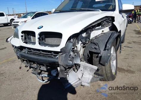 2011 BMW X5 xDrive50I z USA, uszkodzony, nr VIN 5UXZV8C52BL419093